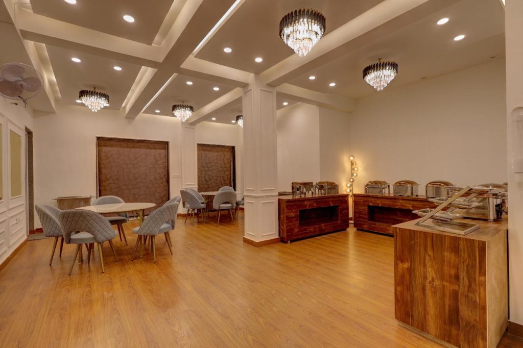 Hotel Grey Sky restaurant