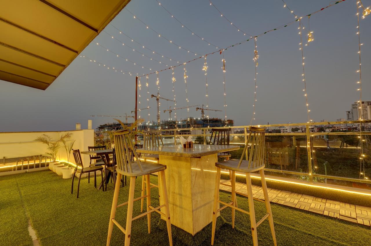 Hotel Grey Sky rooftop 1