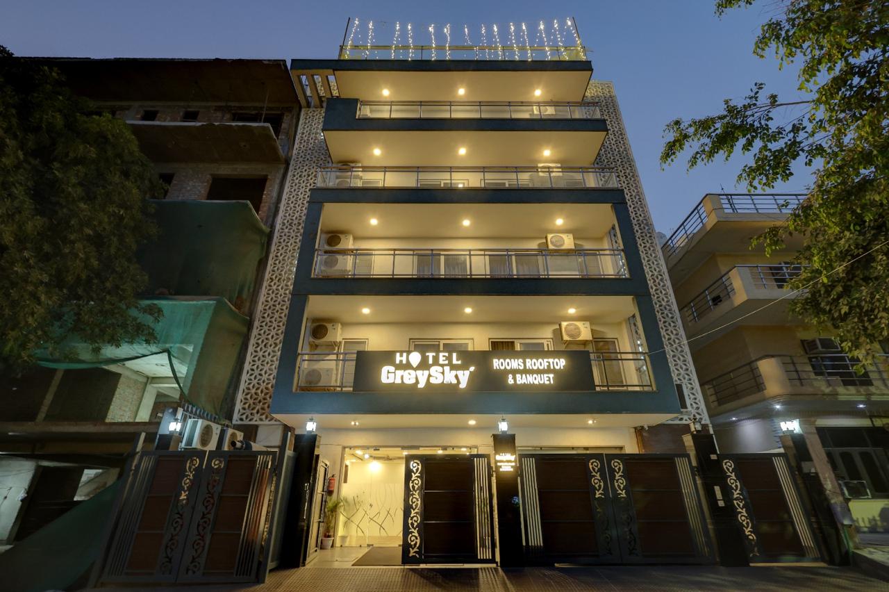 Hotel Grey Sky