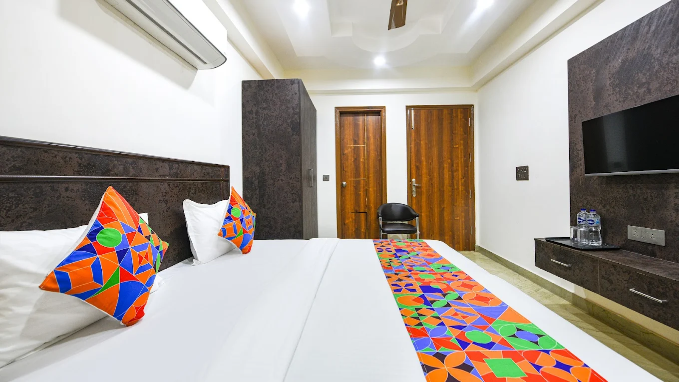 hotel in anad vihar 1