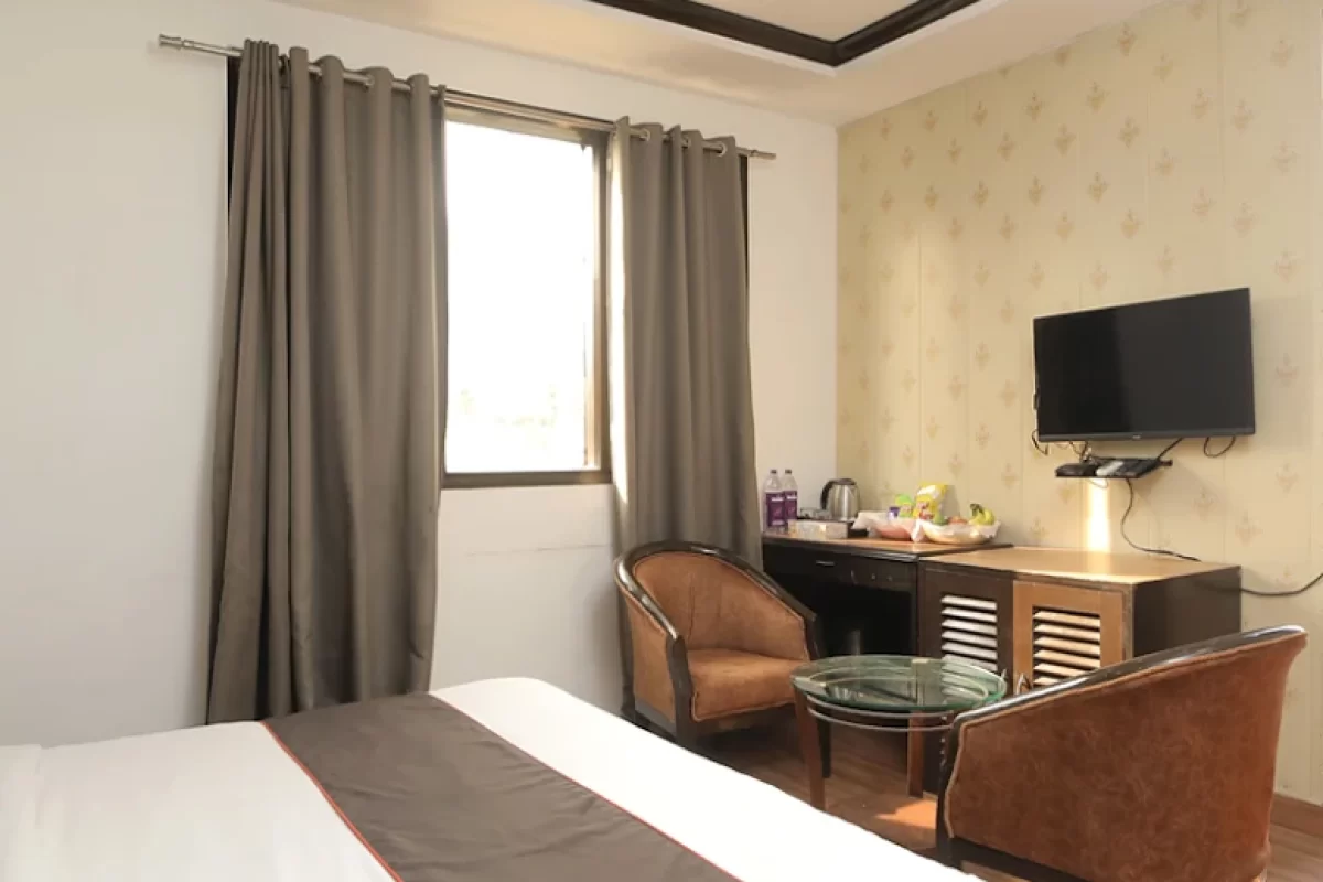 Room in Hotel Veer Palace By Greysky