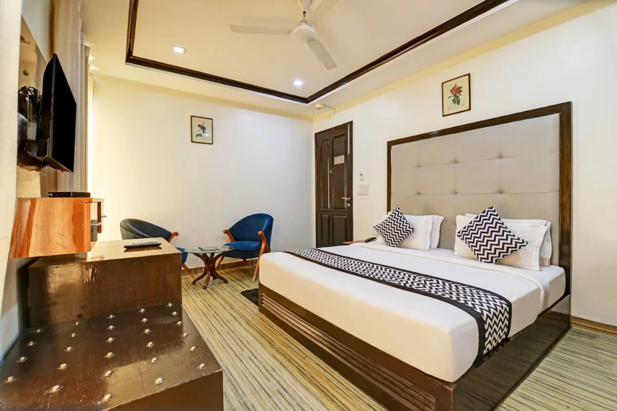 Room in Hotel Veer Palace By Greysky