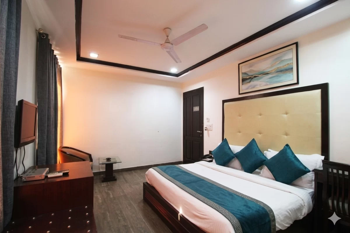 Room in Hotel Veer Palace By Greysky