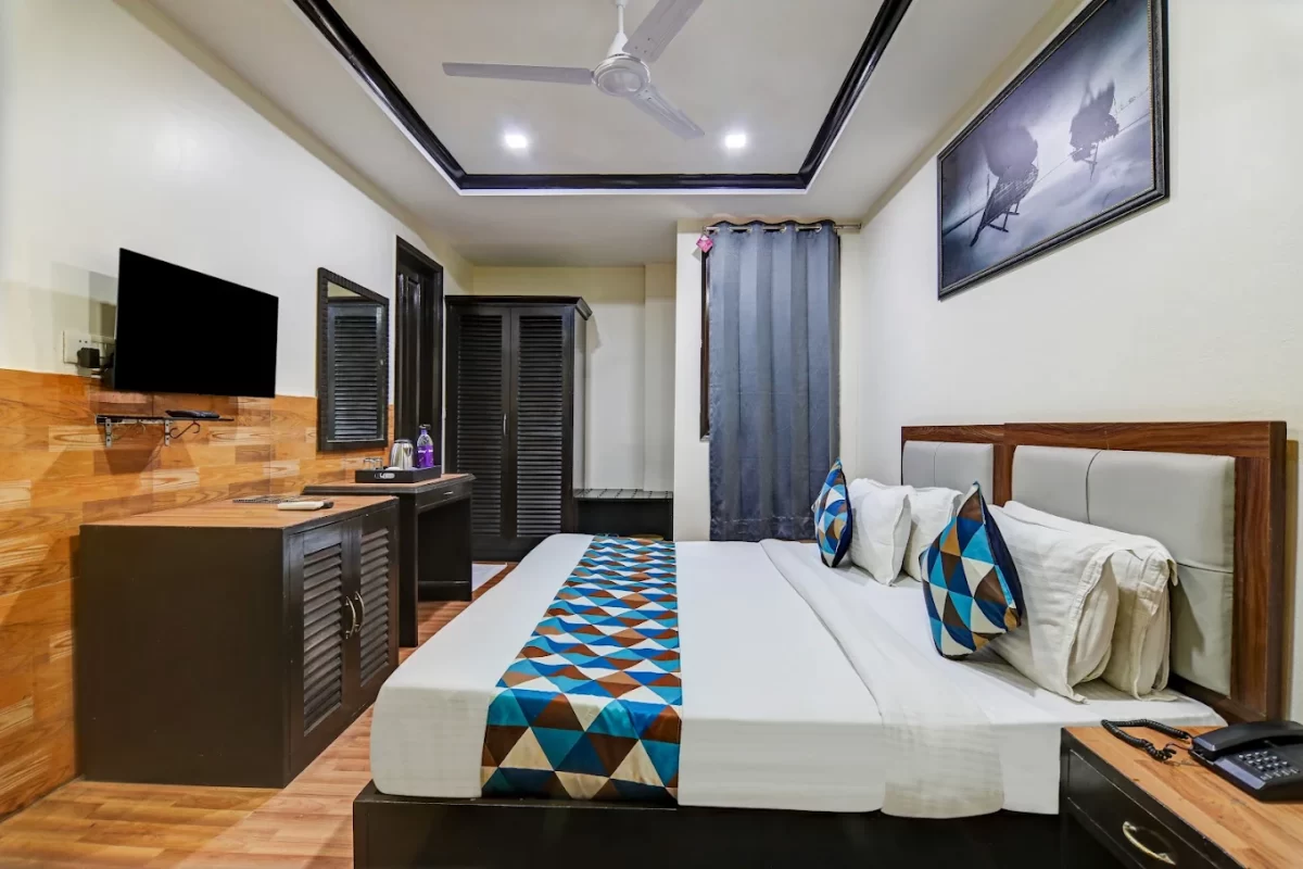 Room in Hotel Veer Palace By Greysky